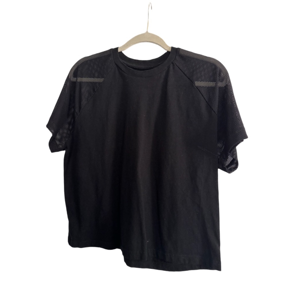 Hot Topic Black Mesh Sleeve Women’s Shirt, Size 1 (XL)